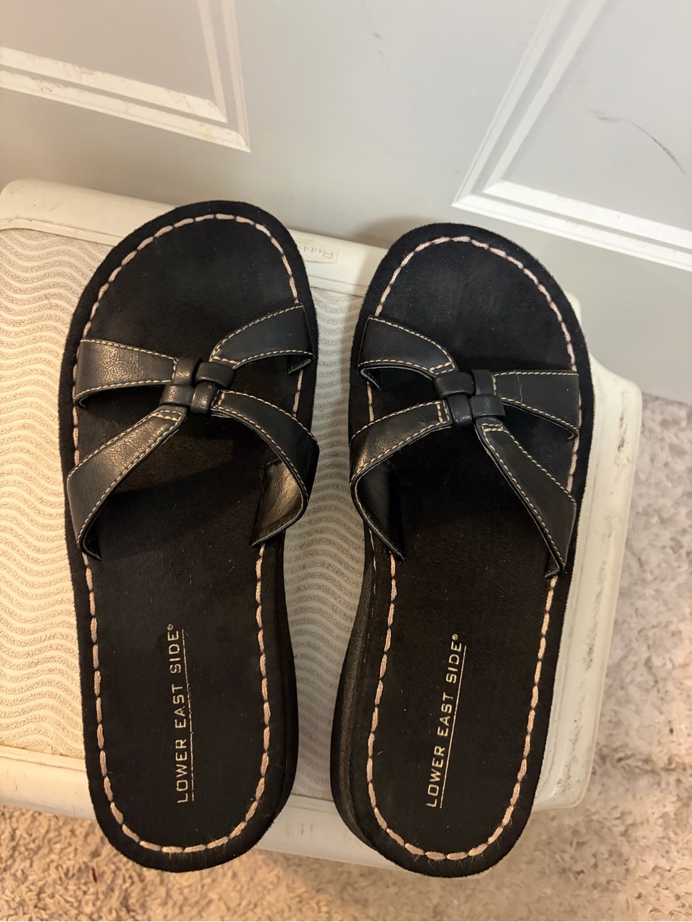 Vintage Y2K 90s LOWER EAST SIDE Black Crisscross Slide Sandals